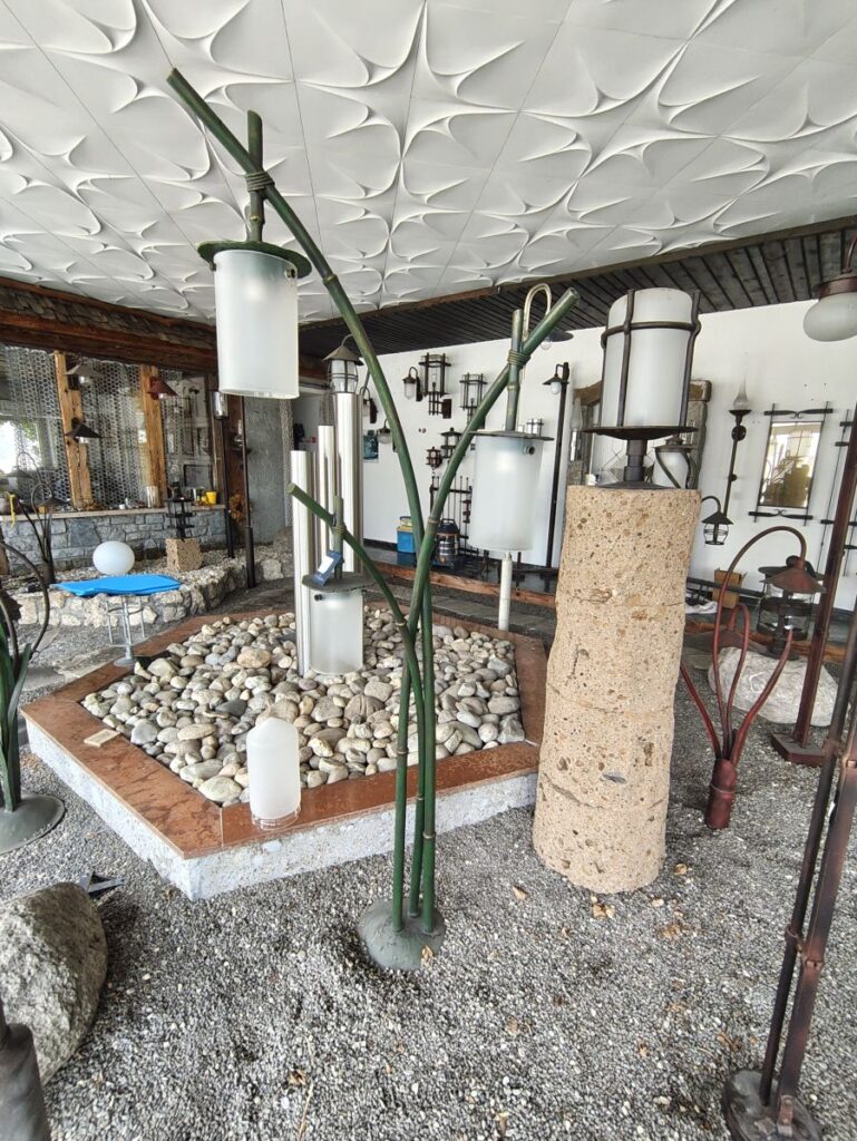 Ausstellungsraum für Gartenaccessoires