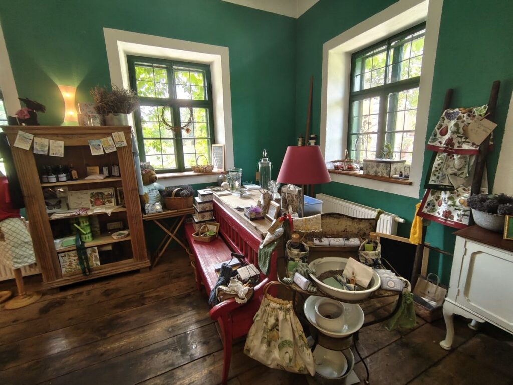 Verkaufsausstellung im Grünen Salon