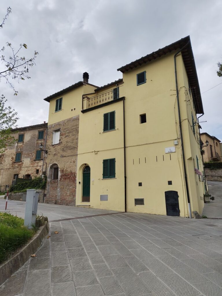 gelbes Haus in Ghizzano