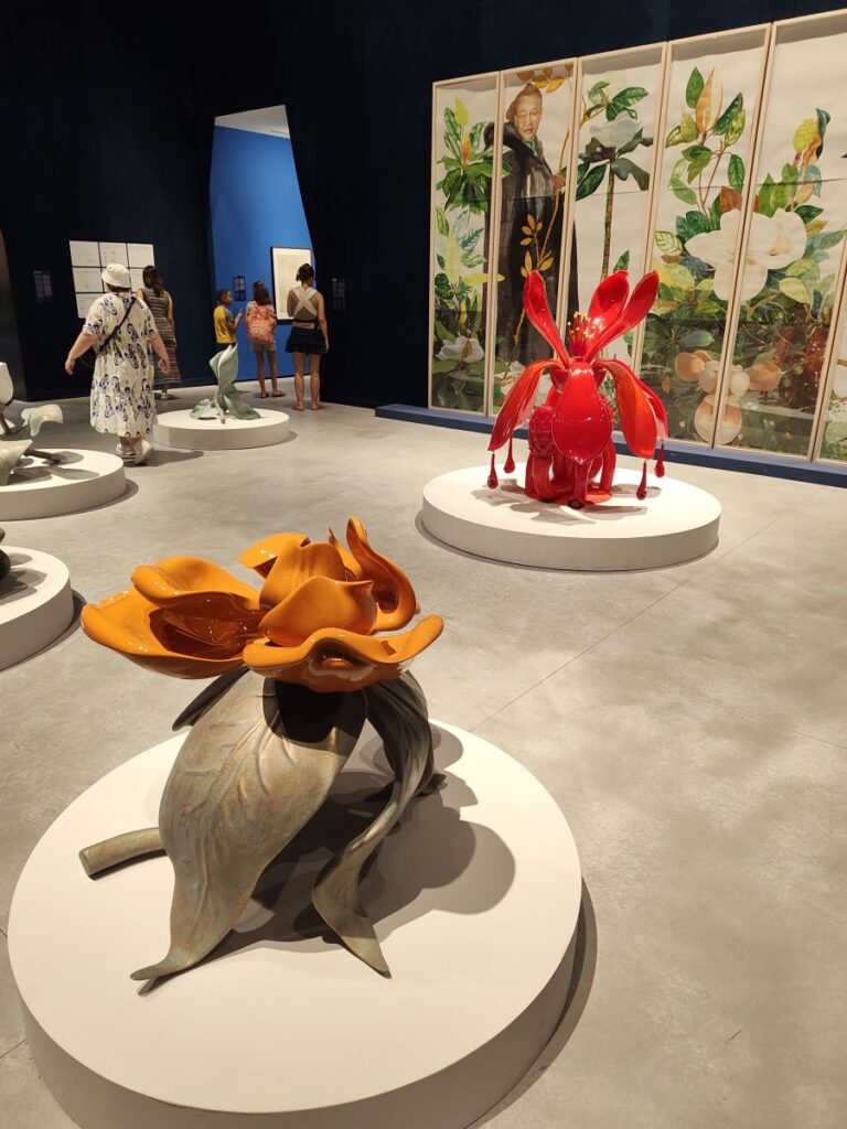 Magnolienblüten, Installation, Moderne Kunst