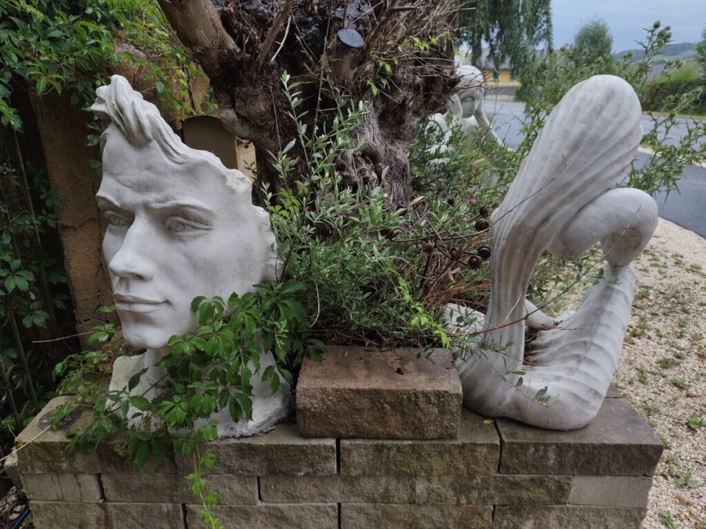 Moderne Gartenschmuckskulpturen
